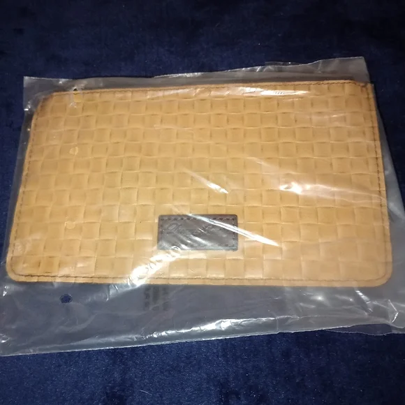 NWT Dooney & Bourke Liliana Weaved Leather bag W/ matching wristlet & Dust bag - Picture 6 of 16